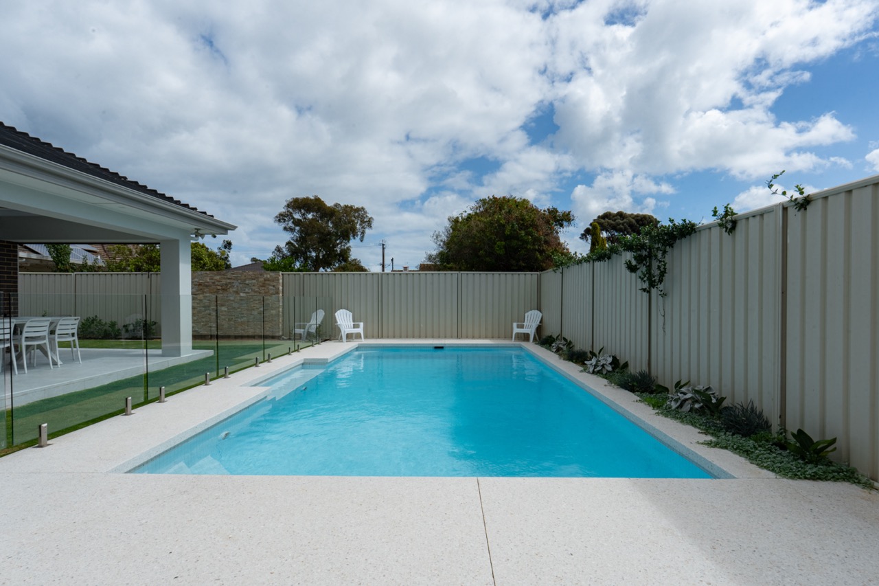 Custom Concrete Pools & Spas