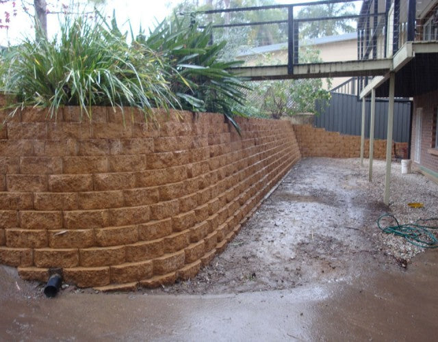 Diamond Block Retaining Walls