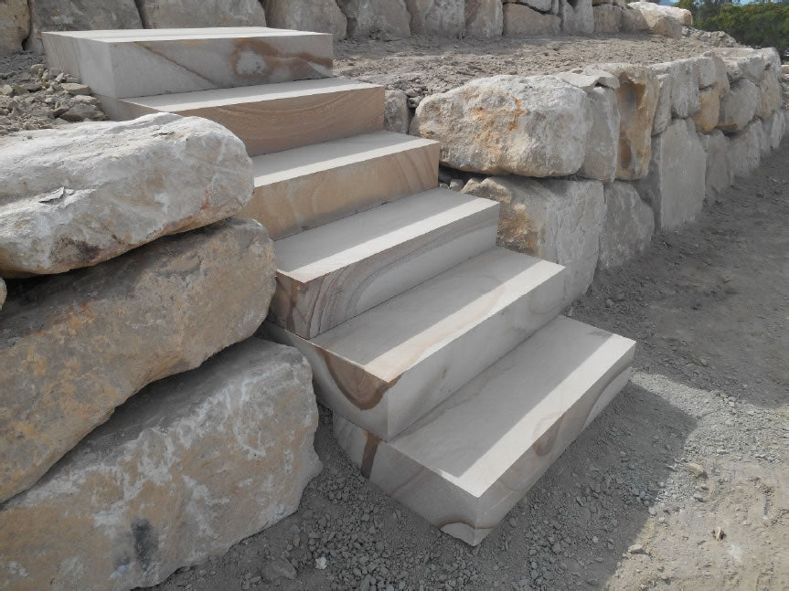 High-Quality Sandstone Retaining Walls for Stability & Aesthetic Appeal