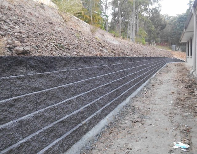 Concrete Retaining Walls for Double Block Renovation in Mudgeeraba, Gold Coast