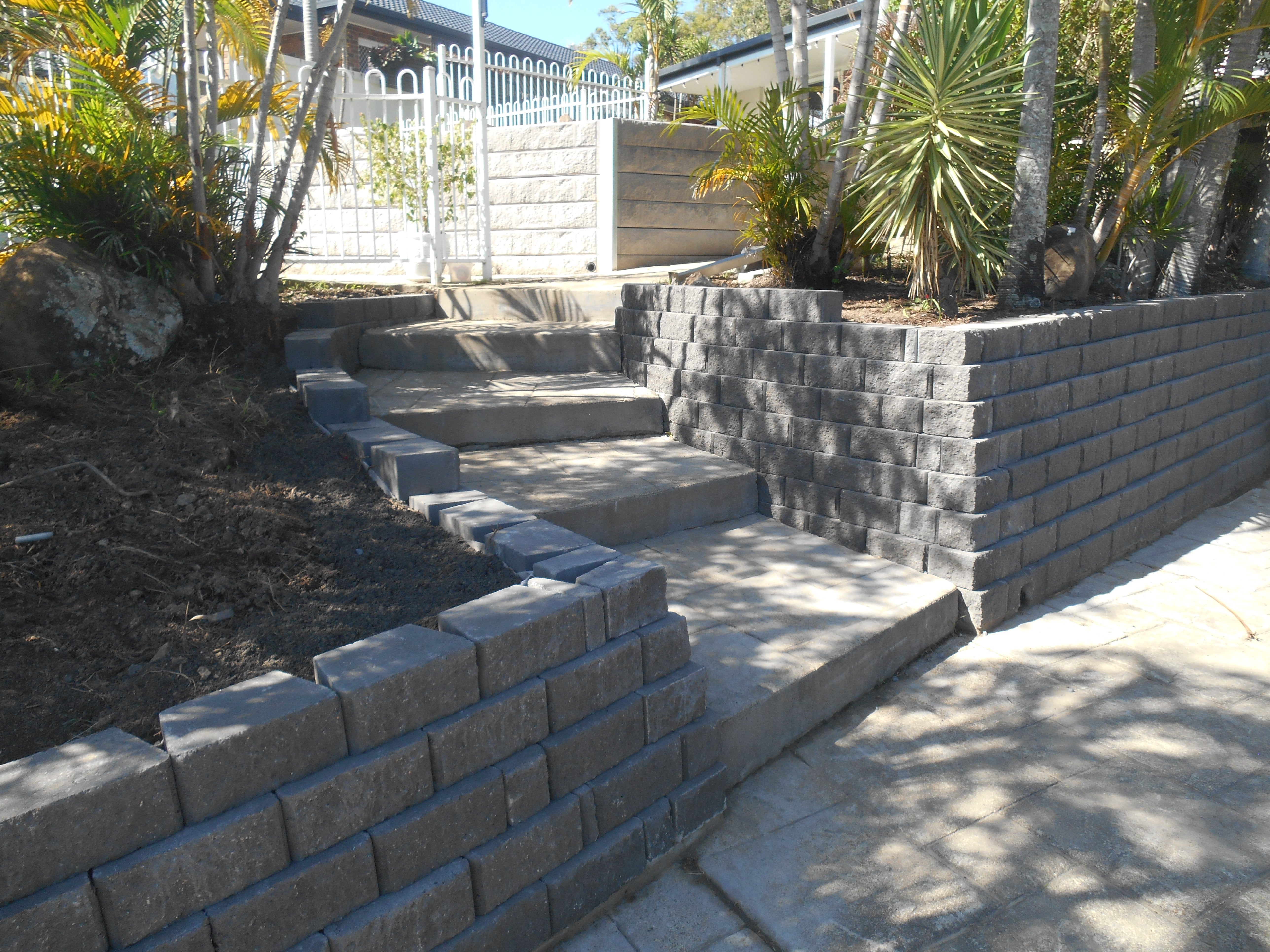 Windsor Stone Concrete Block Wall Installation in Robina