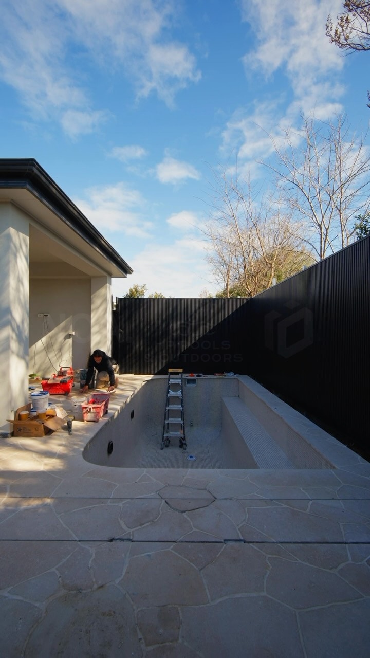 Finishing touches at our Glengowrie Project after months of work transforming this backyard. Pool equipment installation, grouting and fencing currently in progress, with project handover just around the corner.
Landscape @insideoutexteriors
Design @noaprojects_
Pool @hppools
Video @noble.adl