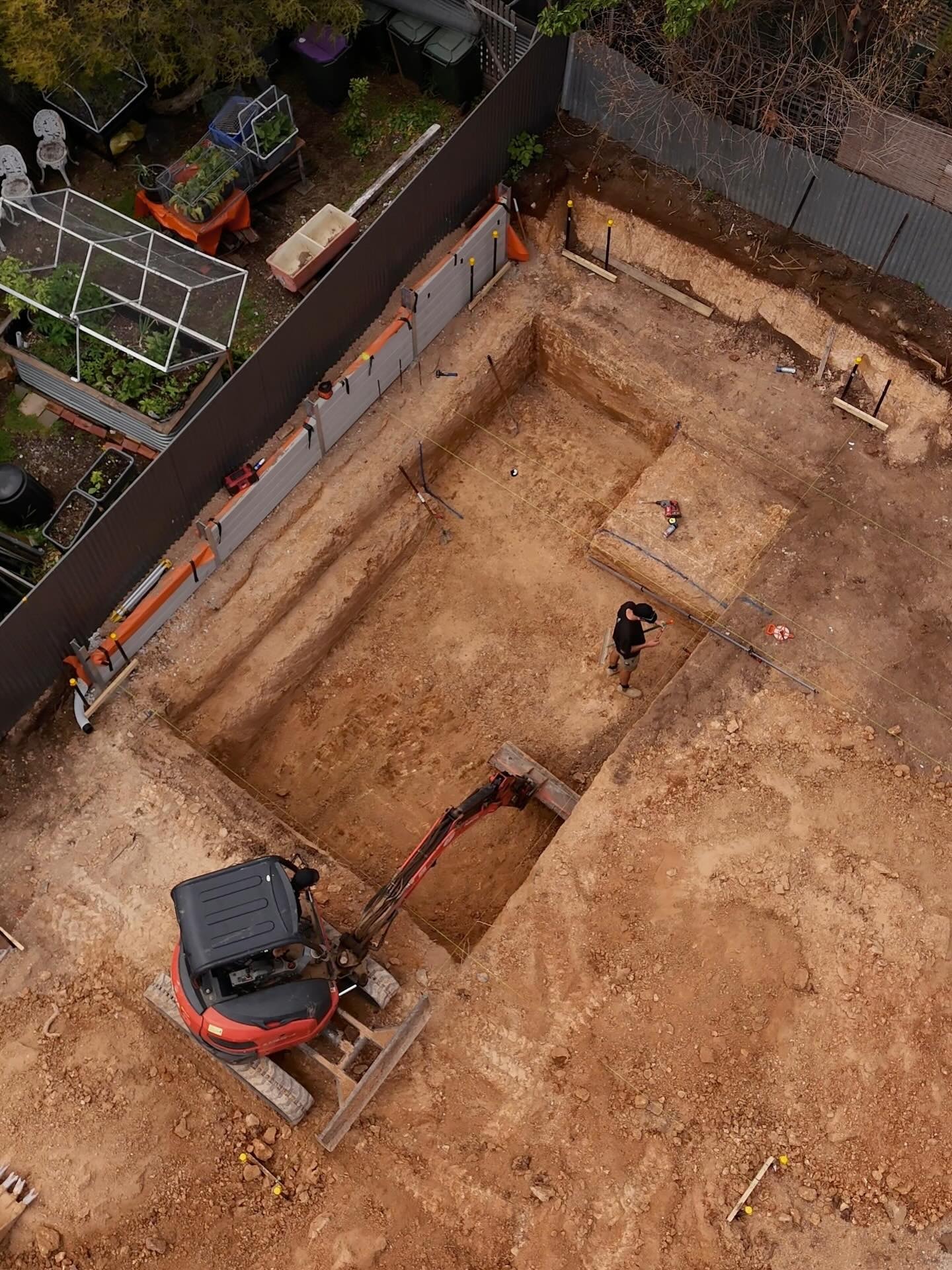 Happy Friday from Project Dulwich ๐
Custom Pool with a 2 x 2m Internal Spa. Add Shallow Beach area & a 5.8m Bench Seat ๐๐ฝ