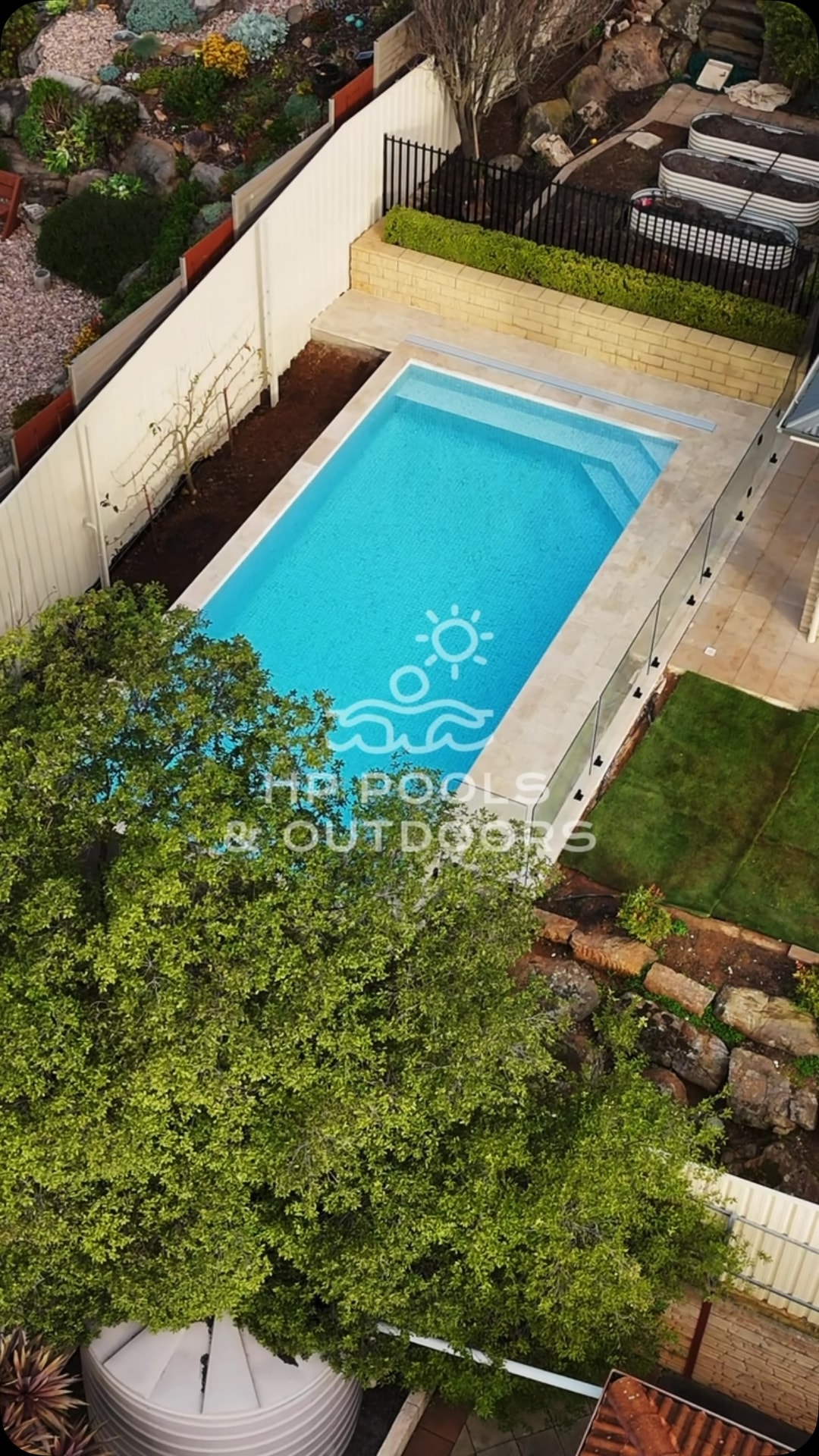 CHANDLERS HILL ๐
Super proud of the team bringing this custom 9 x 4m half out of ground to life for an amazing family. The Cotton residence is the place to be this summer, congratulations on your new pool โ๏ธ ๐
Design & Construct @hppools
Tiles @amalfi_mosaics
Stone @australianpavingcentre
Lighting @spaelectrics
Fencing @pearcepoolfencing
๐ธ @astro.creativeco
