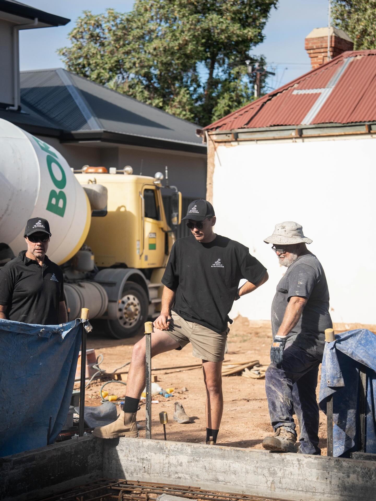 Nick & Harry on-site keeping an eye on things at a recent spray day ๐
Attention to detail = precise result ๐๐ฝ
Stay tuned for this one @dulwichstudio
๐ธ @astro.creativeco
